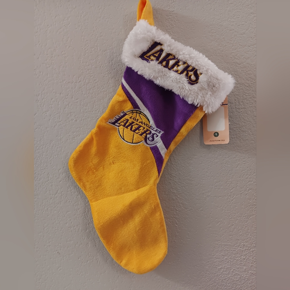 Lakers Santa
